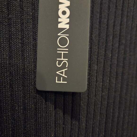 Fashion Nova Ribbed Long Sleeve Maxi Dress in Black - 1X - Picture 4 of 5